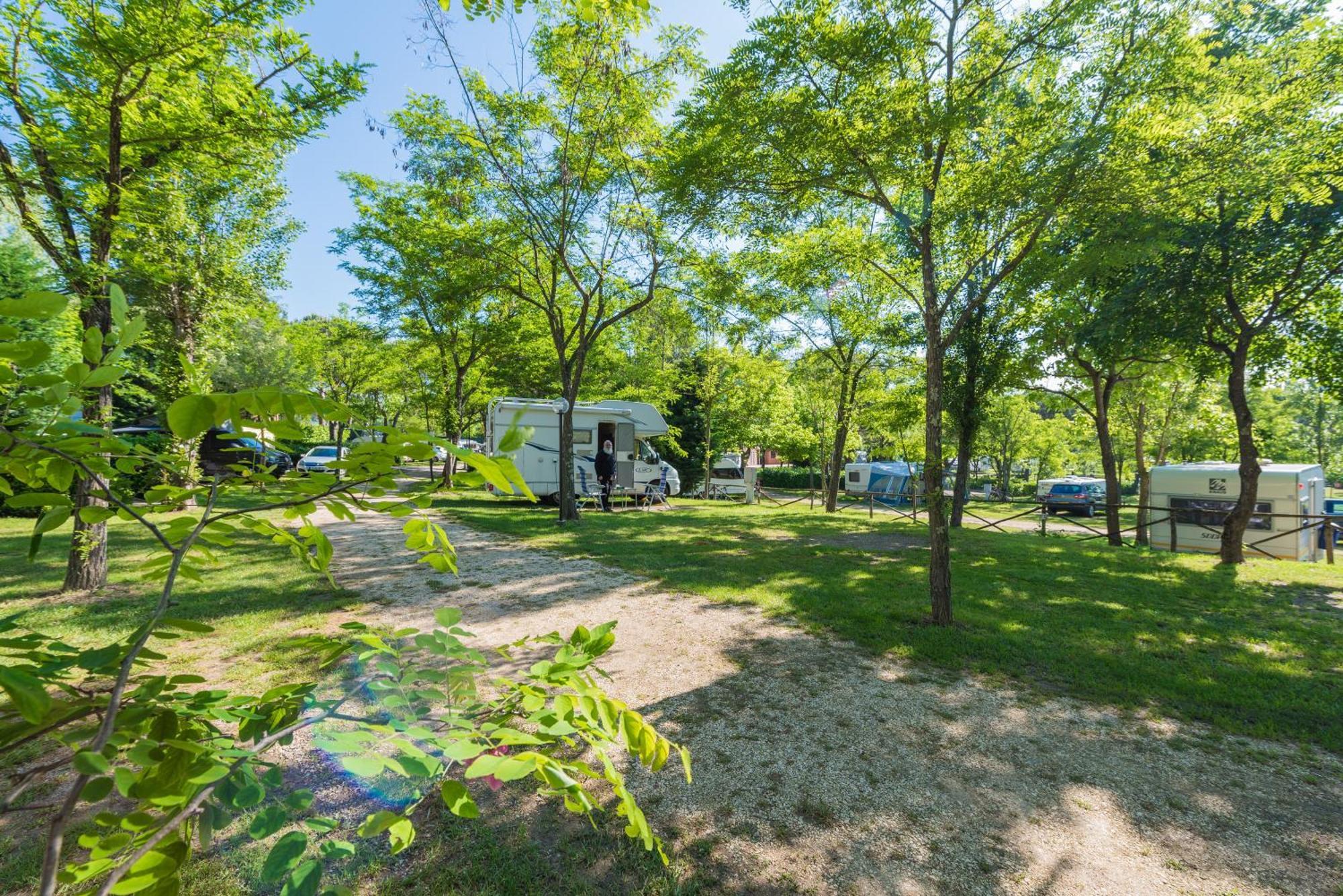 Camping Village Il Poggetto Troghi Exterior foto